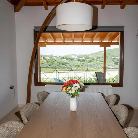 Runway Mansion, Stunning Views And Lots Of Space Villa Skiathos Town