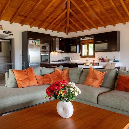 Villa Runway Mansion, Stunning Views And Lots Of Space *